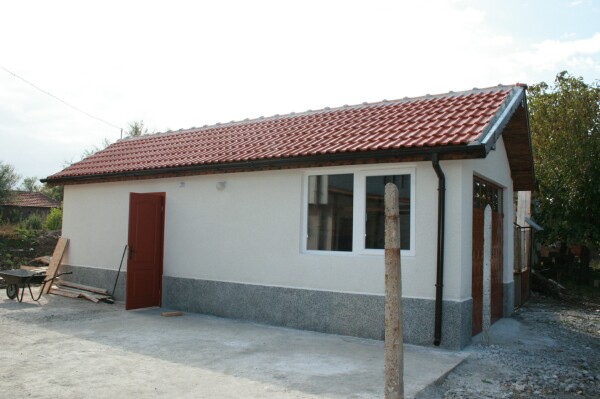 Build up new garage near Yambol